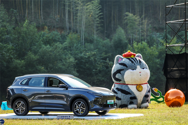 全球高标准纯电后驱SUV MG ES5宠你自在生活，增换购惊喜价9.99万元起